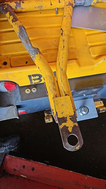 Schlepper, voll funktionsfähig, mit Dreieckzugdeichsel und Anhängerkupplung – Bild 4