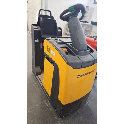 Jungheinrich Schleppwagen ohne Ladegerät (Nettopreis: € 2.450,-)