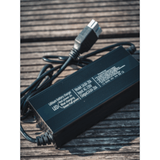 Ladegerät 12V 20A für 105Ah Voltacase Outdoor-Gehäuse